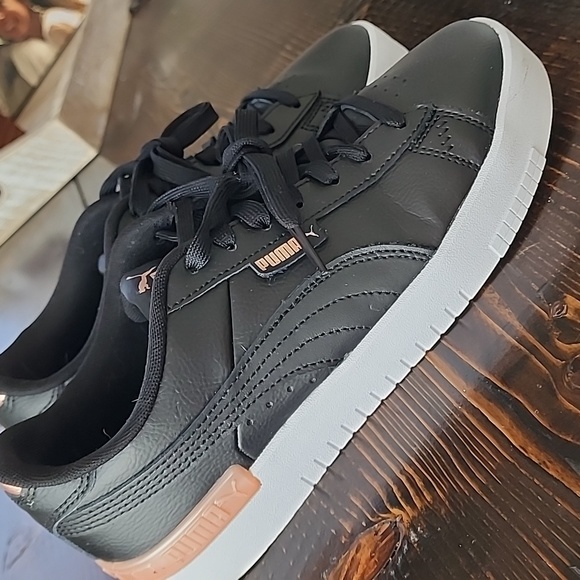 Black leather with copper color detail Puma sneakers, like new! - Picture 4 of 7